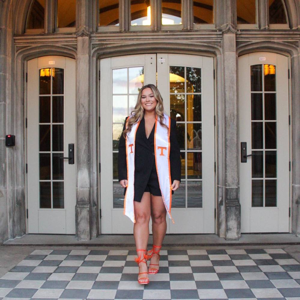 Meet your Posher, Alexi